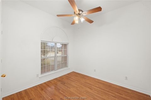 Tiny photo for 112 Ruby Street, Caldwell, TX 77836 (MLS # 26001707)