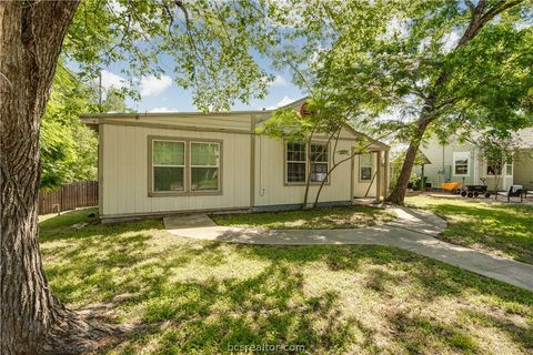Tiny photo for 1204 E 28th Street, Bryan, TX 77803 (MLS # 26006013)