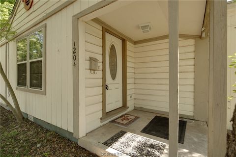 Tiny photo for 1204 E 28th Street, Bryan, TX 77803 (MLS # 26006013)