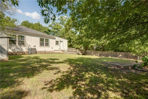 Tiny photo for 1204 E 28th Street, Bryan, TX 77803 (MLS # 26006013)