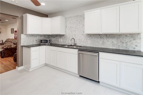 Tiny photo for 1204 E 28th Street, Bryan, TX 77803 (MLS # 26006013)