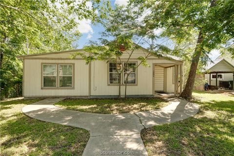 Photo of 1204 E 28th Street, Bryan, TX 77803 (MLS # 26006013)