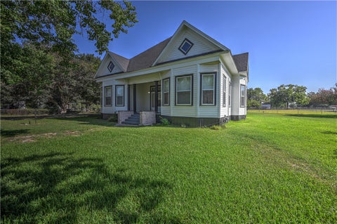 Photo of 216 E Collins Street, Bremond, TX 76629 (MLS # 26009943)