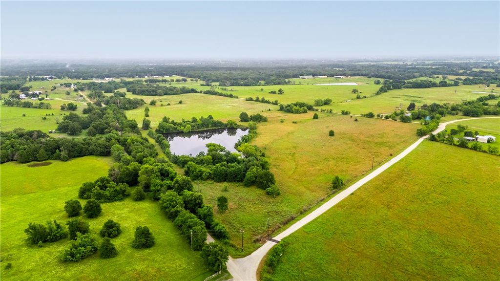 Photo of 48 Hobo Lane Lane, Madisonville, TX 77864 (MLS # 26005811)