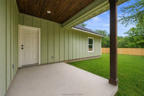 Tiny photo for 753 Bruin Trace Trce, Bryan, TX 77803 (MLS # 26004556)
