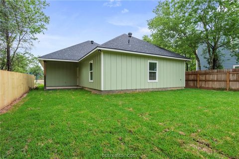 Tiny photo for 753 Bruin Trace Trce, Bryan, TX 77803 (MLS # 26004556)