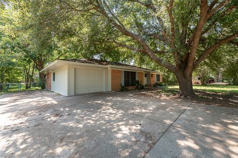 Tiny photo for 504 Redbud Street, Caldwell, TX 77836 (MLS # 26004538)