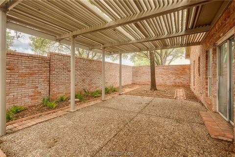 Tiny photo for 800 Dogwood Lane, Bryan, TX 77802 (MLS # 26006002)