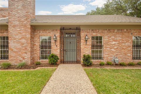 Tiny photo for 800 Dogwood Lane, Bryan, TX 77802 (MLS # 26006002)