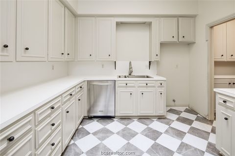 Tiny photo for 800 Dogwood Lane, Bryan, TX 77802 (MLS # 26006002)