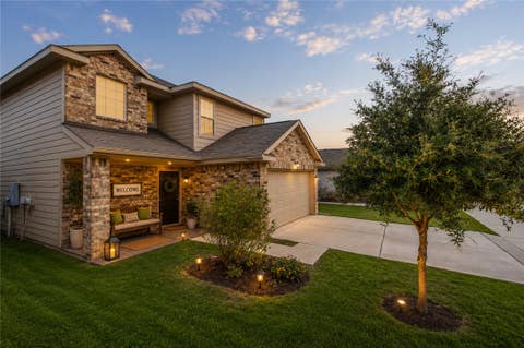 Tiny photo for 2049 Oakwood Forest Drive, Bryan, TX 77803 (MLS # 26009747)