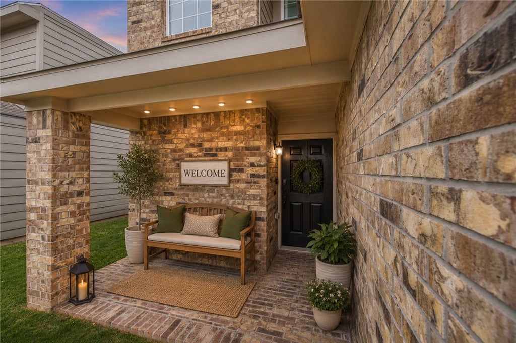 Photo of 2049 Oakwood Forest Drive, Bryan, TX 77803 (MLS # 26009747)