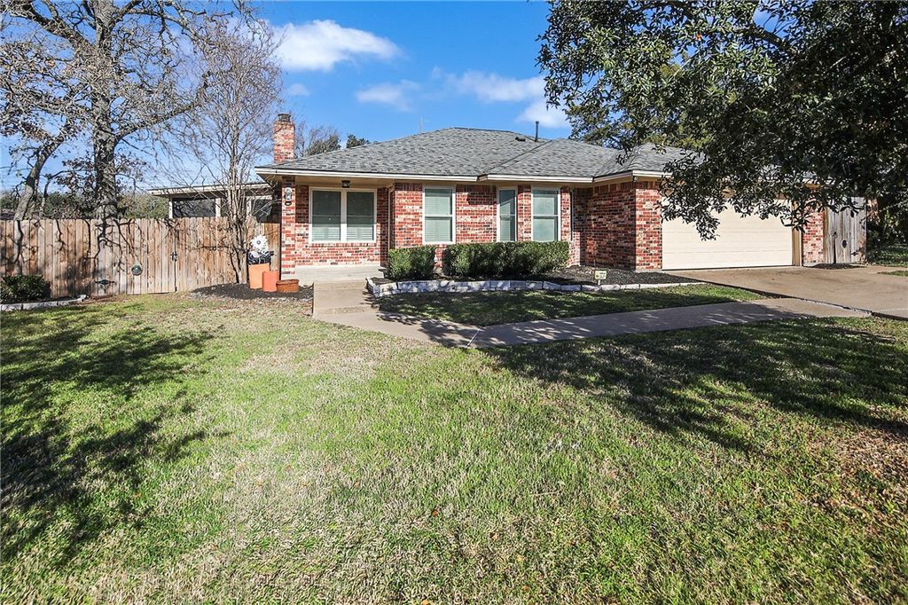 Photo of 3601 Brighton Drive, Bryan, TX 77802 (MLS # 26000629)