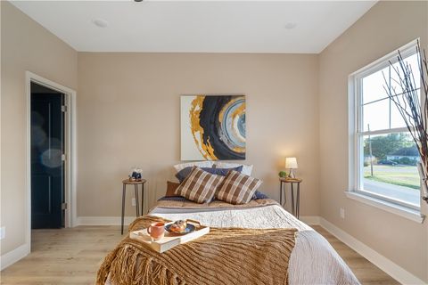 Tiny photo for 802 Parker Ave N, Bryan, TX 77803 (MLS # 26003230)