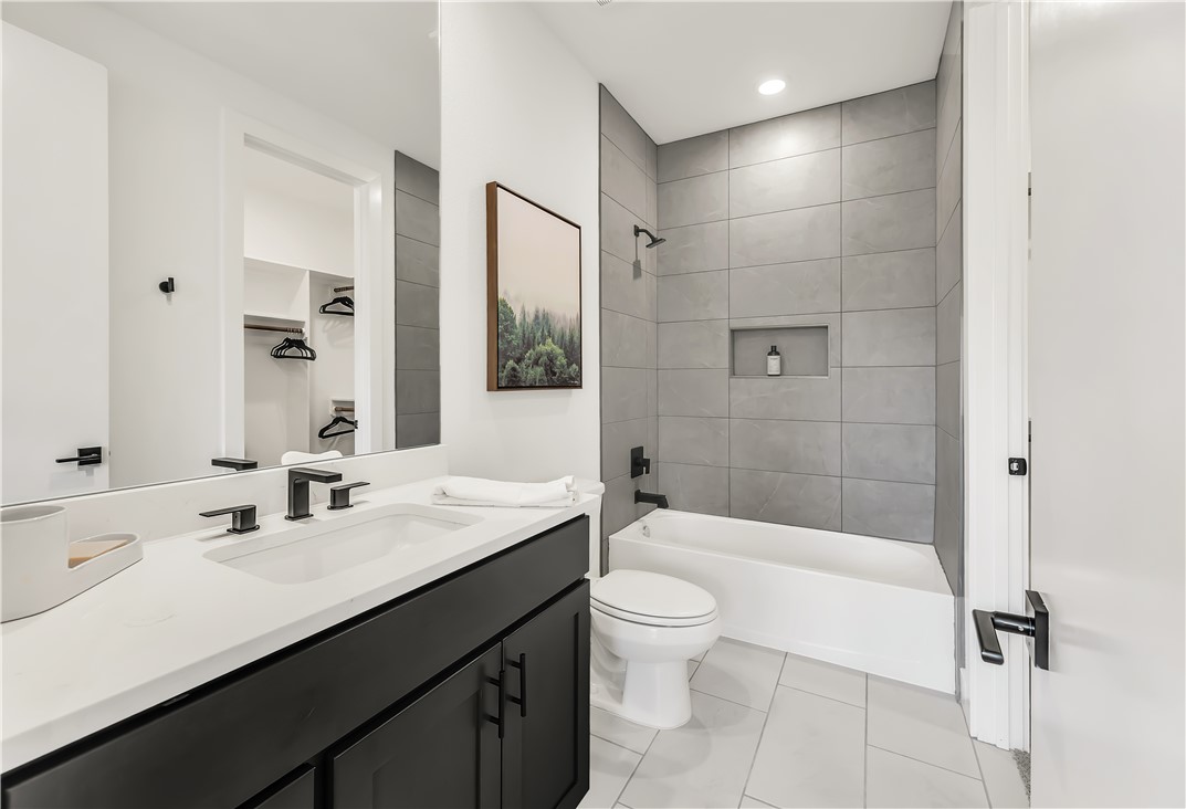 College Station, Texas 77840, United States, 4 Bedrooms Bedrooms, ,5 BathroomsBathrooms,Residential,Active,200628