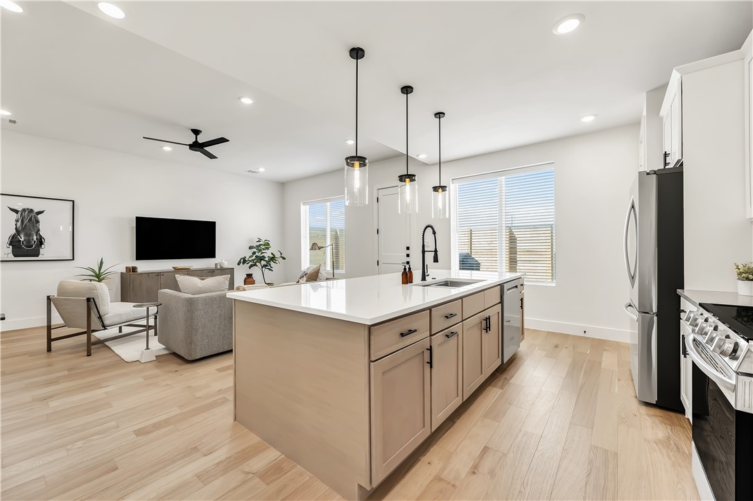 College Station, Texas 77840, United States, 4 Bedrooms Bedrooms, ,5 BathroomsBathrooms,Residential,Active,200628