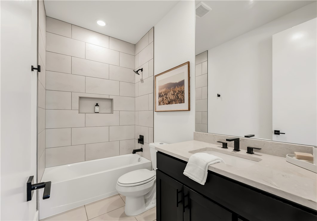 College Station, Texas 77840, United States, 4 Bedrooms Bedrooms, ,5 BathroomsBathrooms,Residential,Active,200628