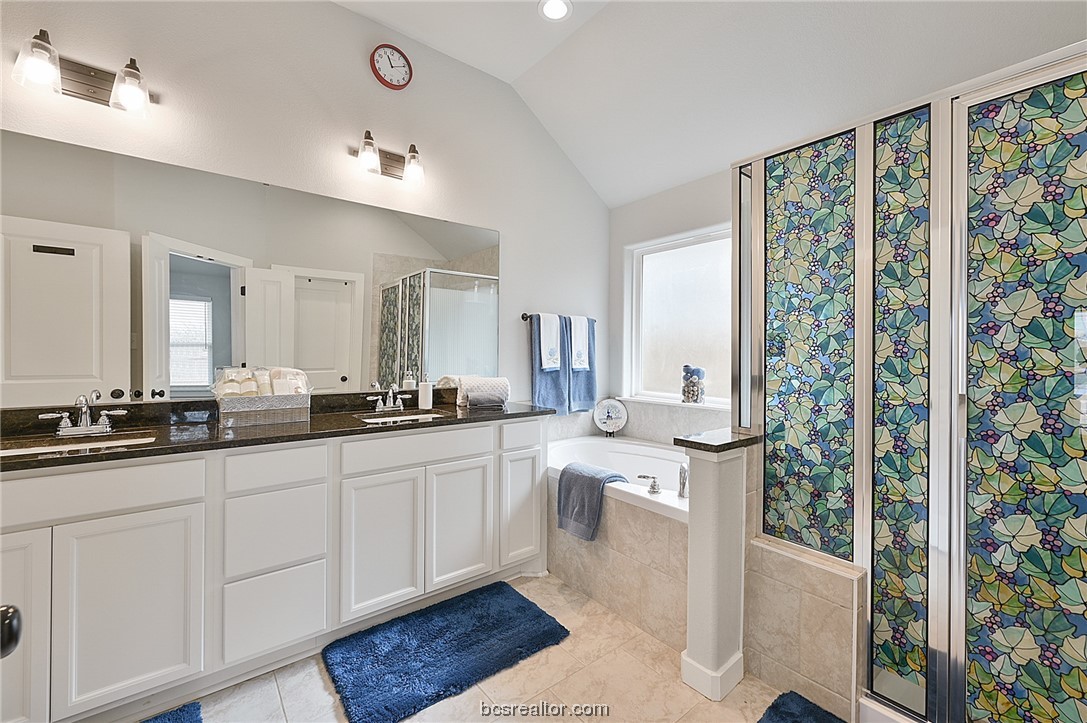 College Station, Texas 77845, United States, 4 Bedrooms Bedrooms, ,2 BathroomsBathrooms,Residential,Pending,65684