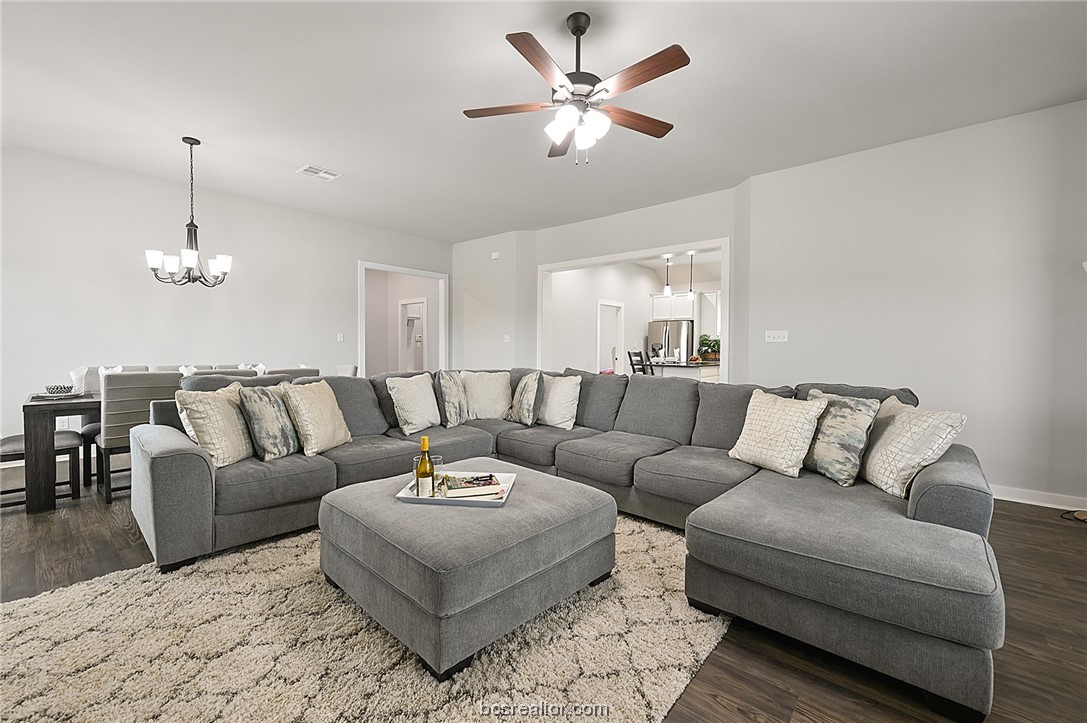 College Station, Texas 77845, United States, 4 Bedrooms Bedrooms, ,2 BathroomsBathrooms,Residential,Pending,65684