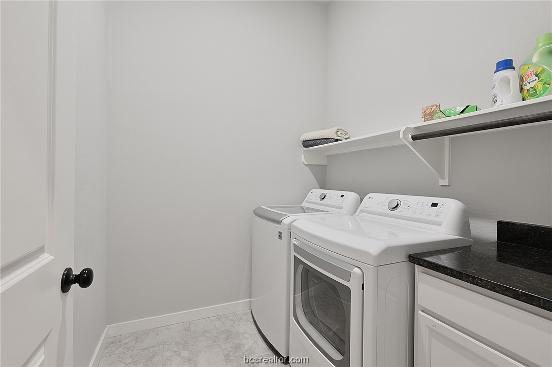 College Station, Texas 77845, United States, 4 Bedrooms Bedrooms, ,2 BathroomsBathrooms,Residential,Pending,65684