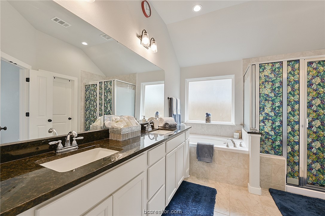 College Station, Texas 77845, United States, 4 Bedrooms Bedrooms, ,2 BathroomsBathrooms,Residential,Pending,65684