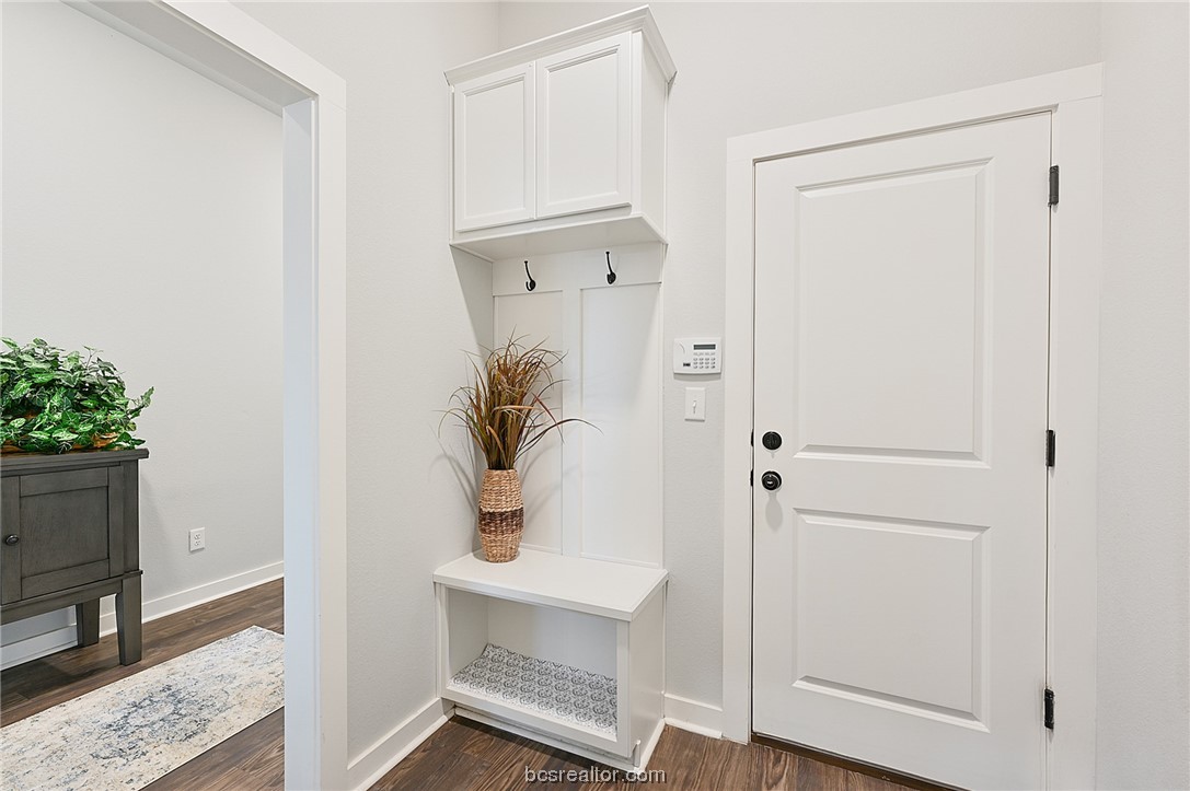 College Station, Texas 77845, United States, 4 Bedrooms Bedrooms, ,2 BathroomsBathrooms,Residential,Pending,65684