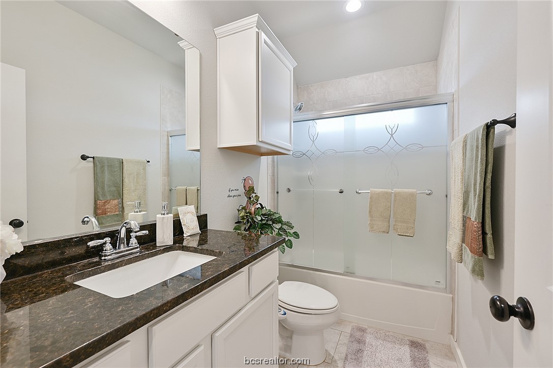 College Station, Texas 77845, United States, 4 Bedrooms Bedrooms, ,2 BathroomsBathrooms,Residential,Pending,65684