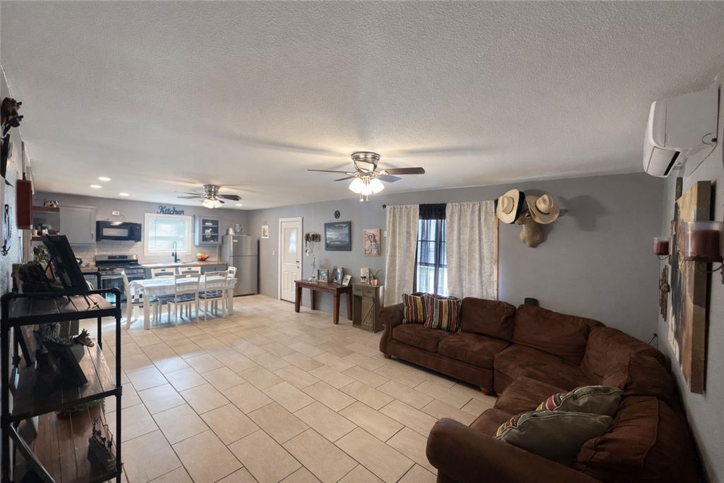 Photo of 1010 Clay Circle, Somerville, TX 77879 (MLS # 26001667)