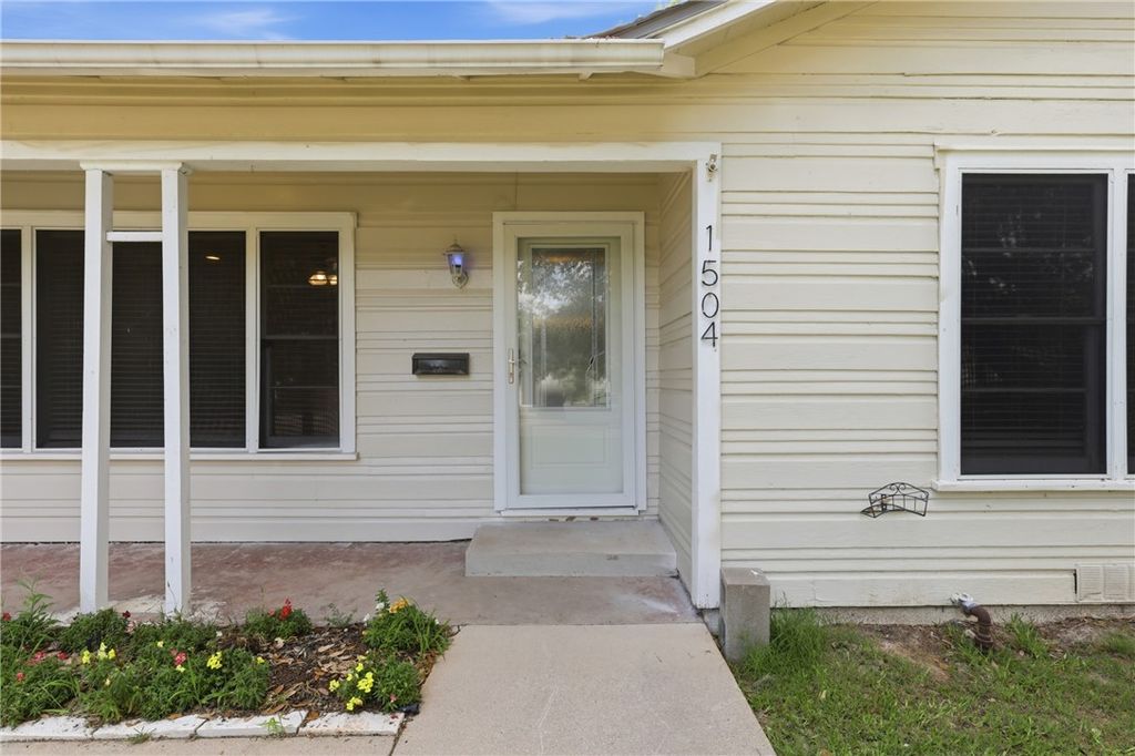 Photo of 1504 Burt Street, Bryan, TX 77802 (MLS # 26006174)