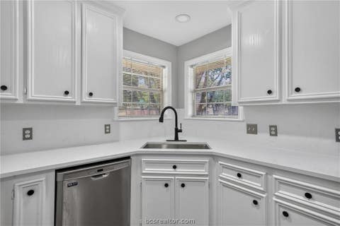 Tiny photo for 2301 Kuykendall Circle, Bryan, TX 77808 (MLS # 26010694)