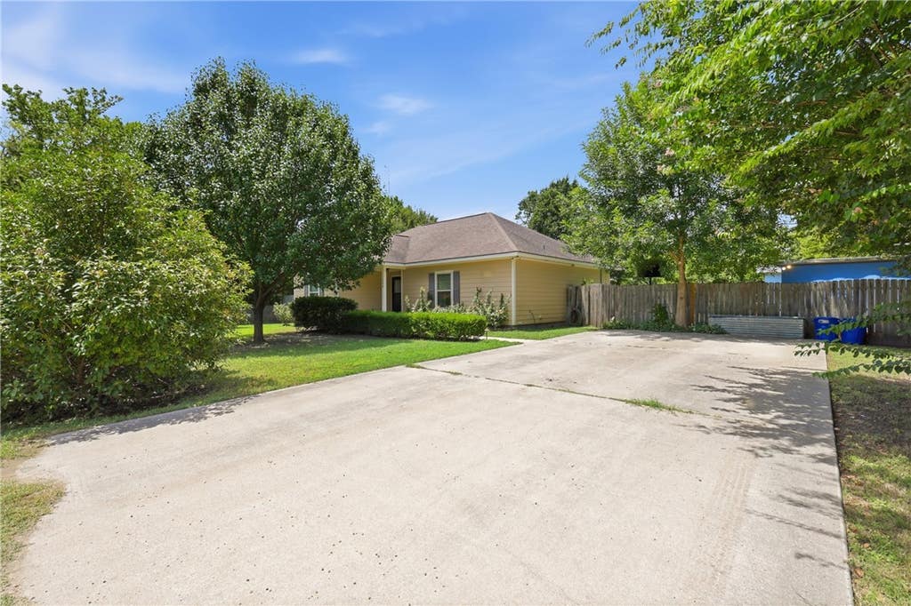 Photo of 348 Trinity Avenue, North Zulch, TX 77872 (MLS # 26009211)