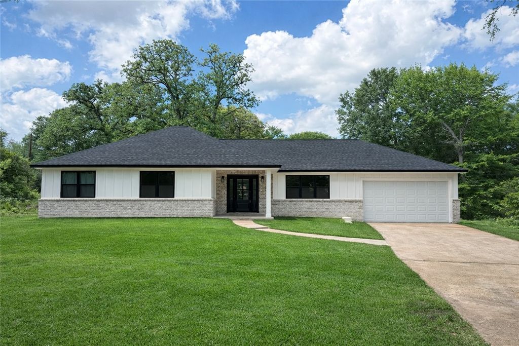 Photo of 73 Warrior, Hilltop Lakes, TX 77871 (MLS # 26004749)