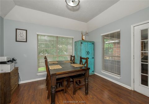 Tiny photo for 2009 Cobblestone Lane, Bryan, TX 77807 (MLS # 26005534)