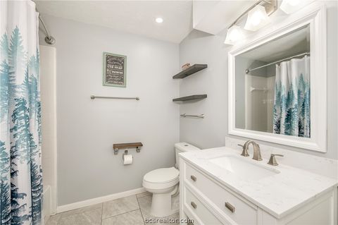Tiny photo for 2009 Cobblestone Lane, Bryan, TX 77807 (MLS # 26005534)