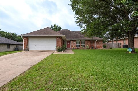 Photo of 2009 Cobblestone Lane, Bryan, TX 77807 (MLS # 26005534)