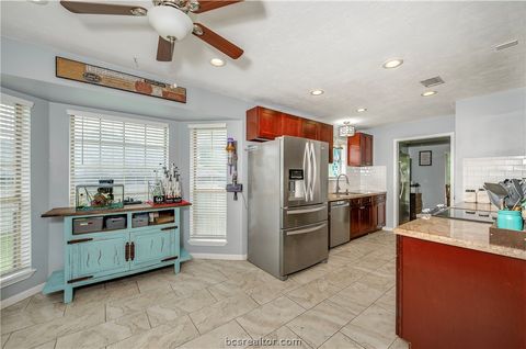 Tiny photo for 2009 Cobblestone Lane, Bryan, TX 77807 (MLS # 26005534)