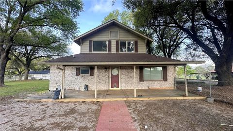 Tiny photo for 4 W Manning Street, Madisonville, TX 77864 (MLS # 26003782)