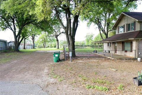 Tiny photo for 4 W Manning Street, Madisonville, TX 77864 (MLS # 26003782)