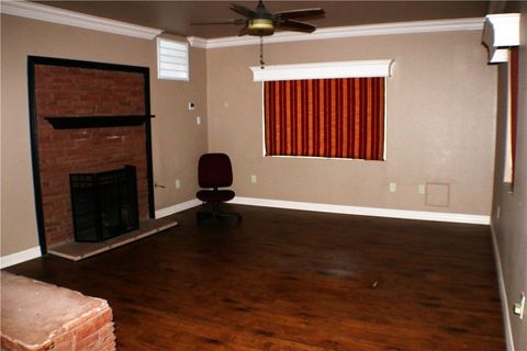 Tiny photo for 4 W Manning Street, Madisonville, TX 77864 (MLS # 26003782)