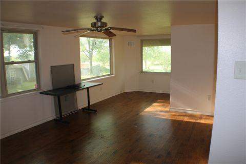 Tiny photo for 4 W Manning Street, Madisonville, TX 77864 (MLS # 26003782)