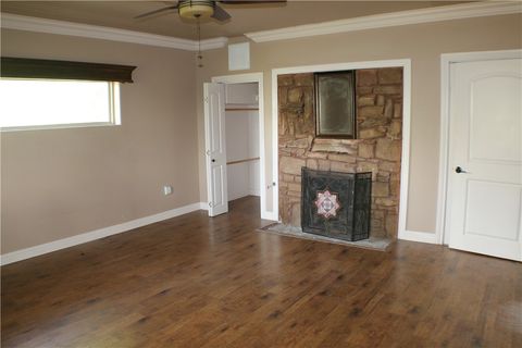 Tiny photo for 4 W Manning Street, Madisonville, TX 77864 (MLS # 26003782)