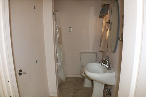 Tiny photo for 4 W Manning Street, Madisonville, TX 77864 (MLS # 26003782)