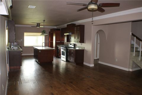 Tiny photo for 4 W Manning Street, Madisonville, TX 77864 (MLS # 26003782)