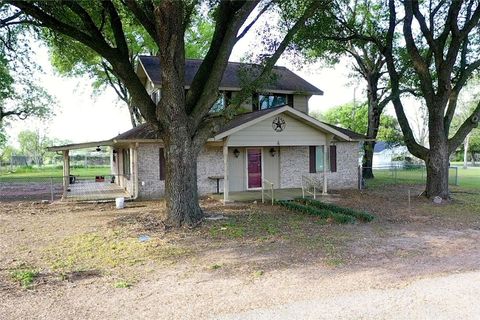 Tiny photo for 4 W Manning Street, Madisonville, TX 77864 (MLS # 26003782)
