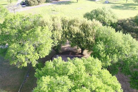 Tiny photo for 4 W Manning Street, Madisonville, TX 77864 (MLS # 26003782)