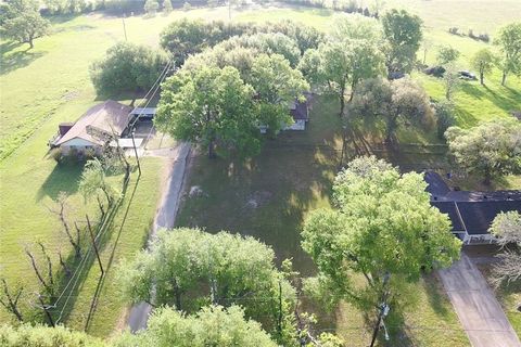 Tiny photo for 4 W Manning Street, Madisonville, TX 77864 (MLS # 26003782)