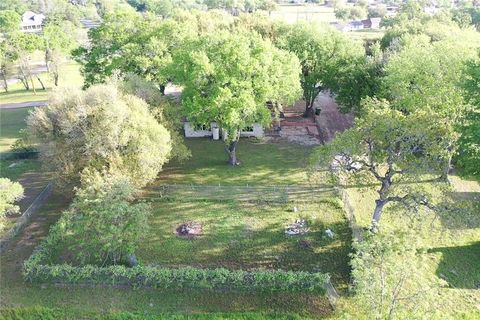 Tiny photo for 4 W Manning Street, Madisonville, TX 77864 (MLS # 26003782)