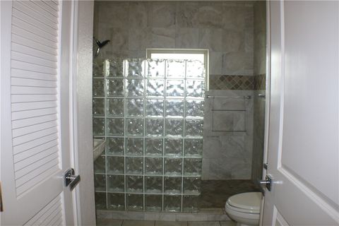 Tiny photo for 4 W Manning Street, Madisonville, TX 77864 (MLS # 26003782)