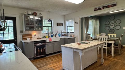 Tiny photo for 503 W Decherd St St, Franklin, TX 77856 (MLS # 26005382)