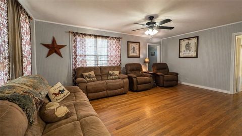 Tiny photo for 503 W Decherd St St, Franklin, TX 77856 (MLS # 26005382)